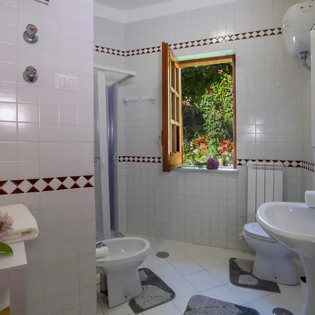 La Natura X6 With Garden And Free Private Parking