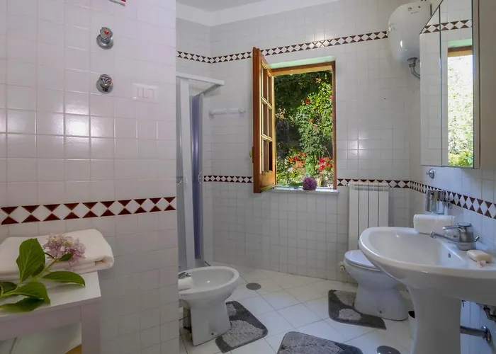 La Natura X6 With Garden And Free Private Parking